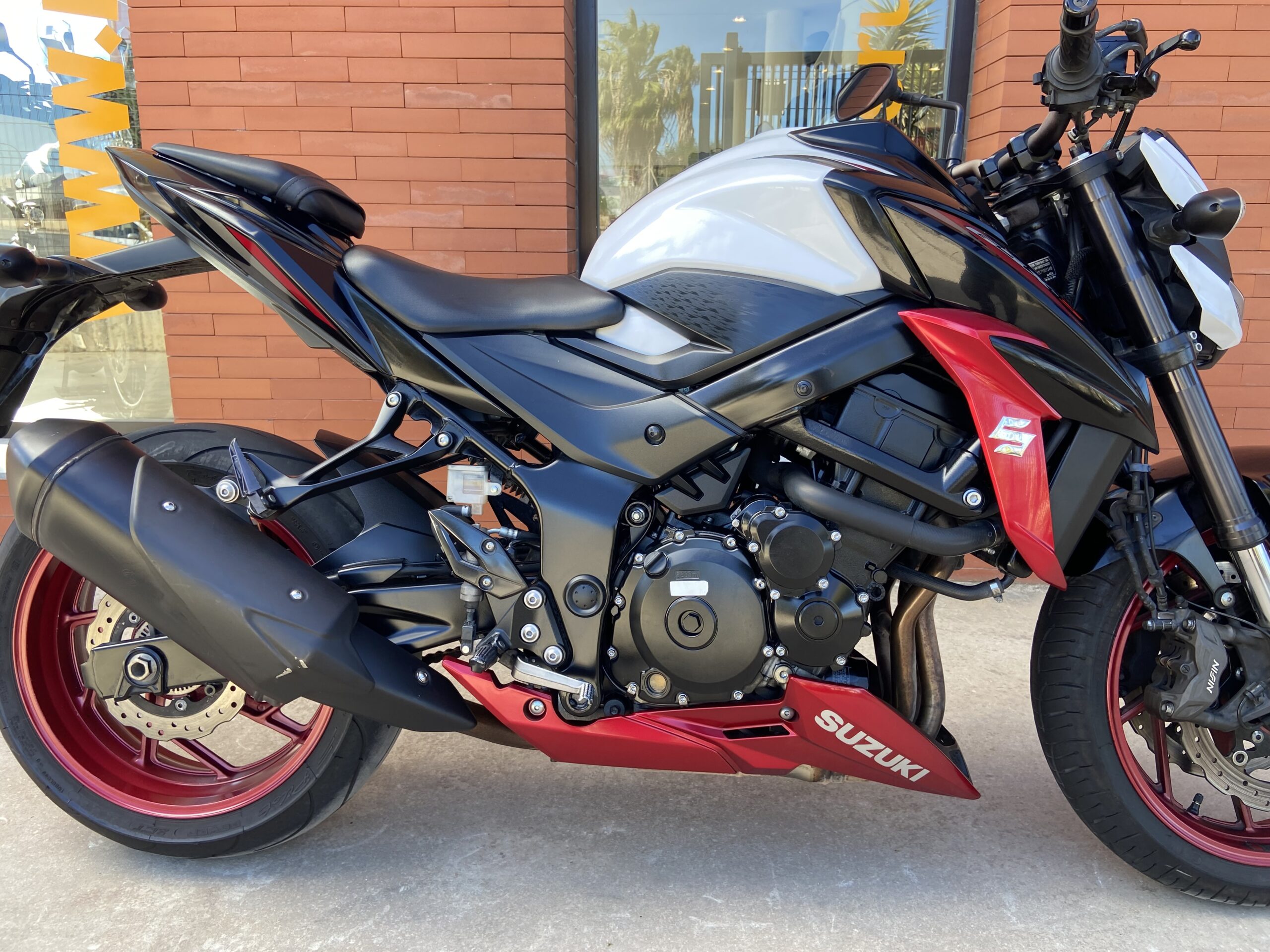 Suzuki Gsx – S750